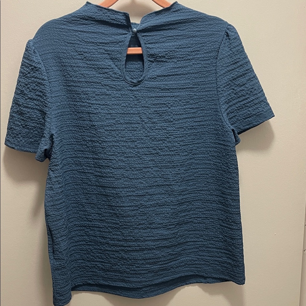 NWOT Blue Textured Women's Top - Picture 5 of 5